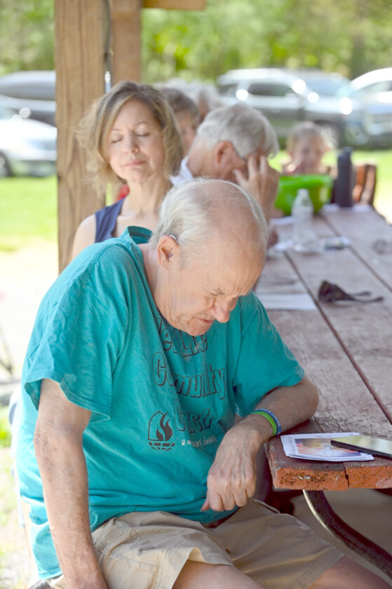 Faithful gather in worship News, Sports, Jobs Altoona Mirror